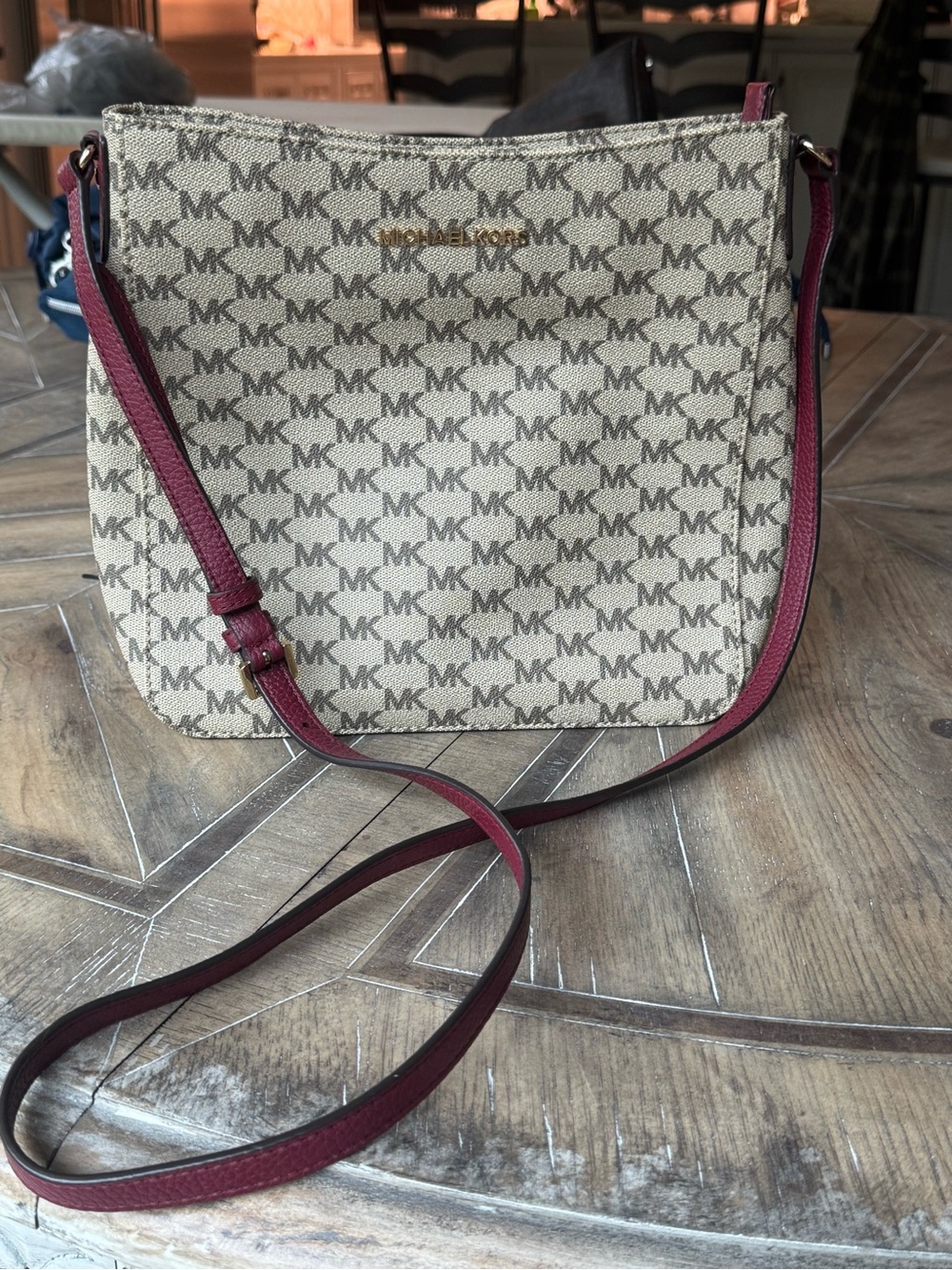 Michael Kors Jet Set MK Signature Logo Crossbody Bag Cream Mulberry
